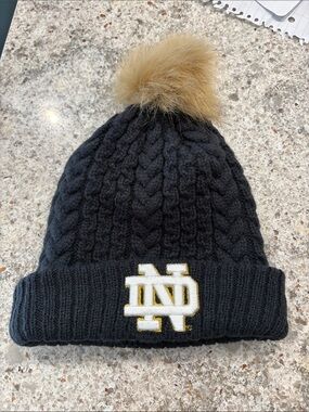 Source Unknown Black Cable-Knit Beanie with Tan Faux-Fur Pom